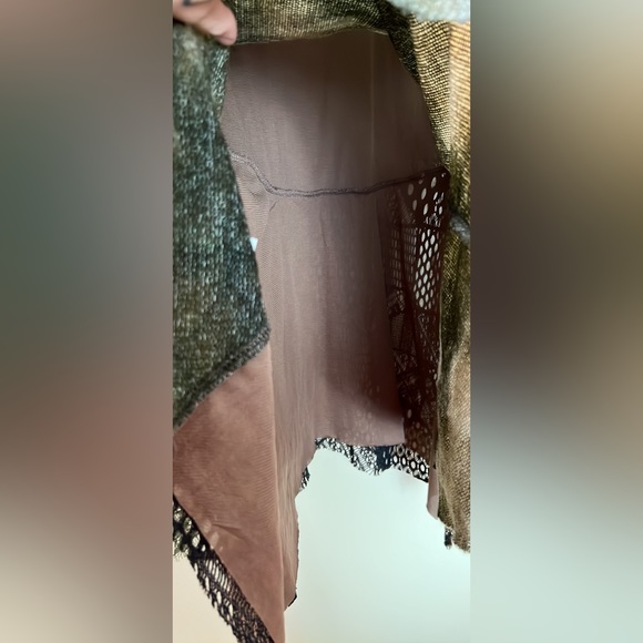 Tapering John Fashion Blouse 🔥 Price Dropped 🔥 - Picture 6 of 9